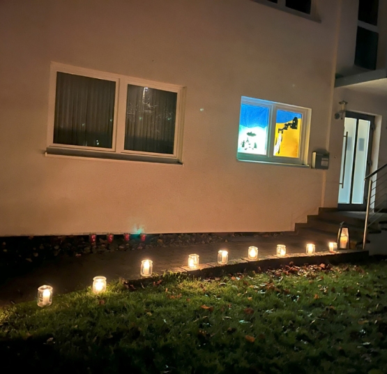Adventsfenster in der Bücherei