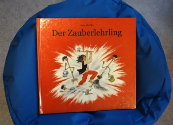 „Mit dem Zauberlehrling durch die Bücherei“