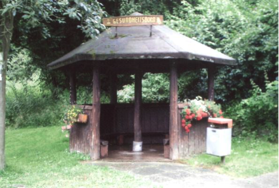 Schutzhütte am Tretbecken