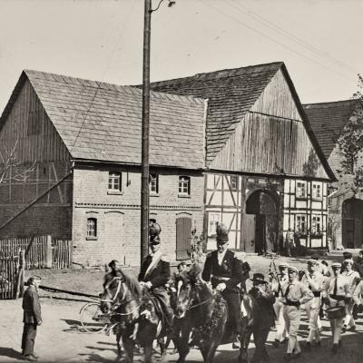 Schützenfest Umzug auf der Hauptstraße