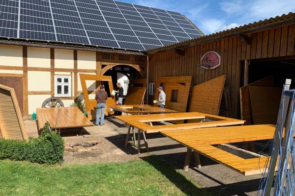 Streichen der Weihnachtsmarkt Hütten